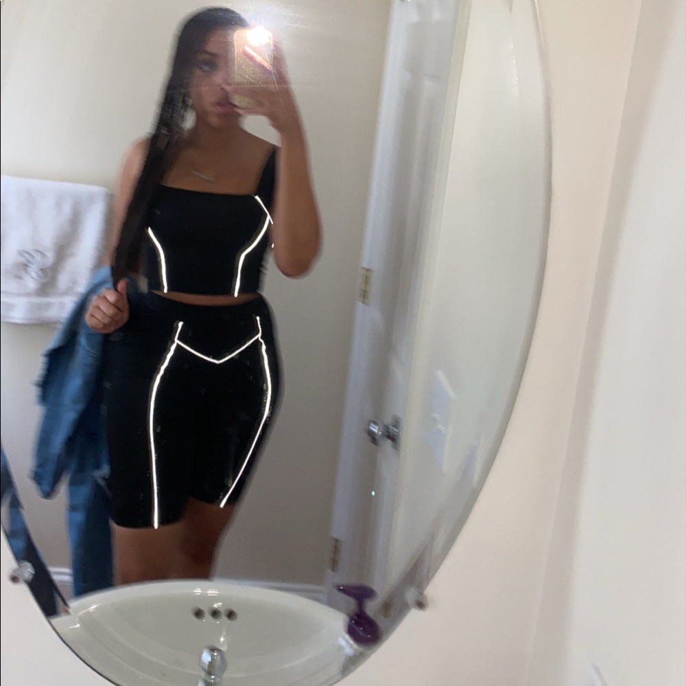 Reflective two piece set